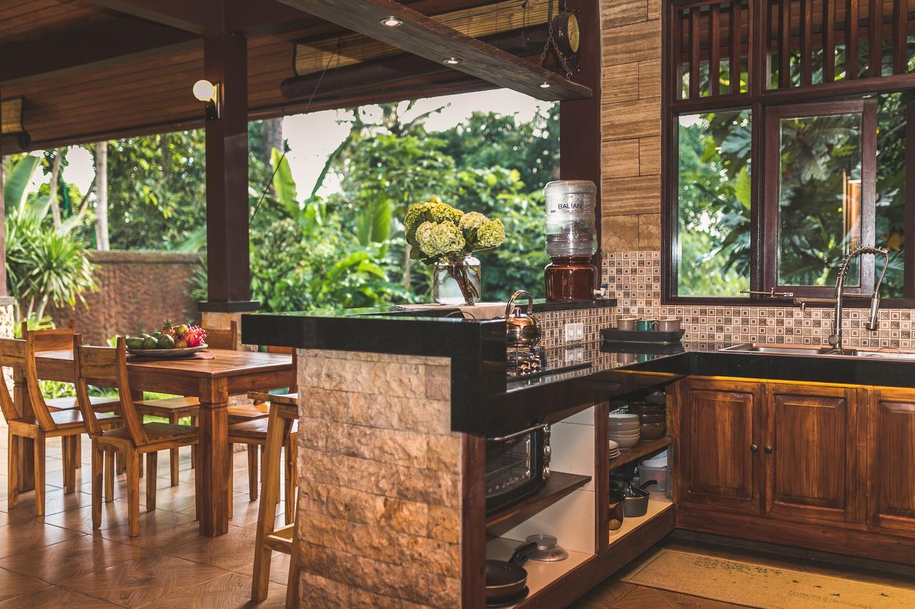 A Priori Villa Ubud エクステリア 写真