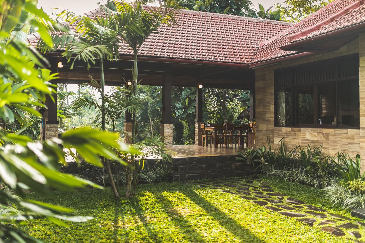 A Priori Villa Ubud エクステリア 写真