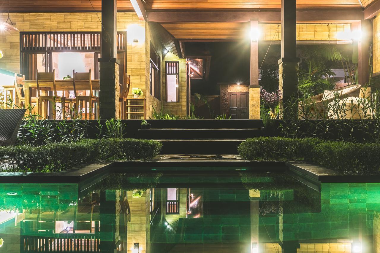 A Priori Villa Ubud エクステリア 写真