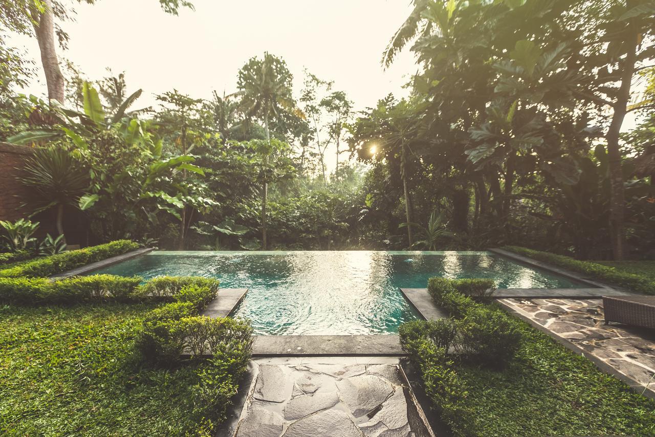 A Priori Villa Ubud エクステリア 写真