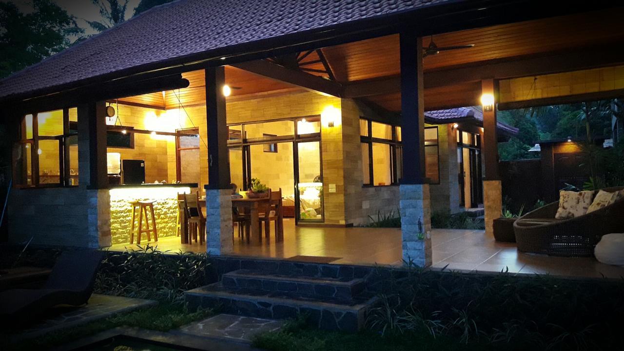 A Priori Villa Ubud エクステリア 写真