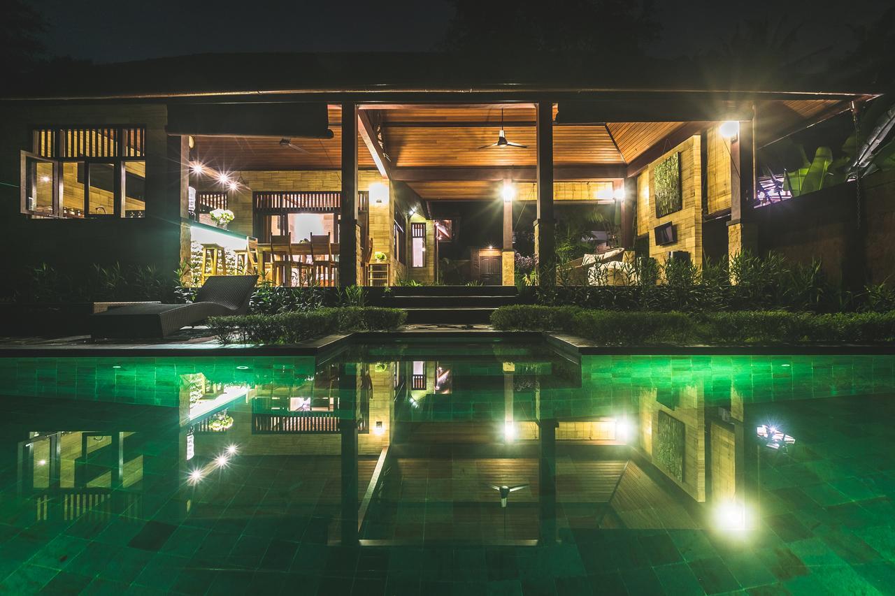 A Priori Villa Ubud エクステリア 写真