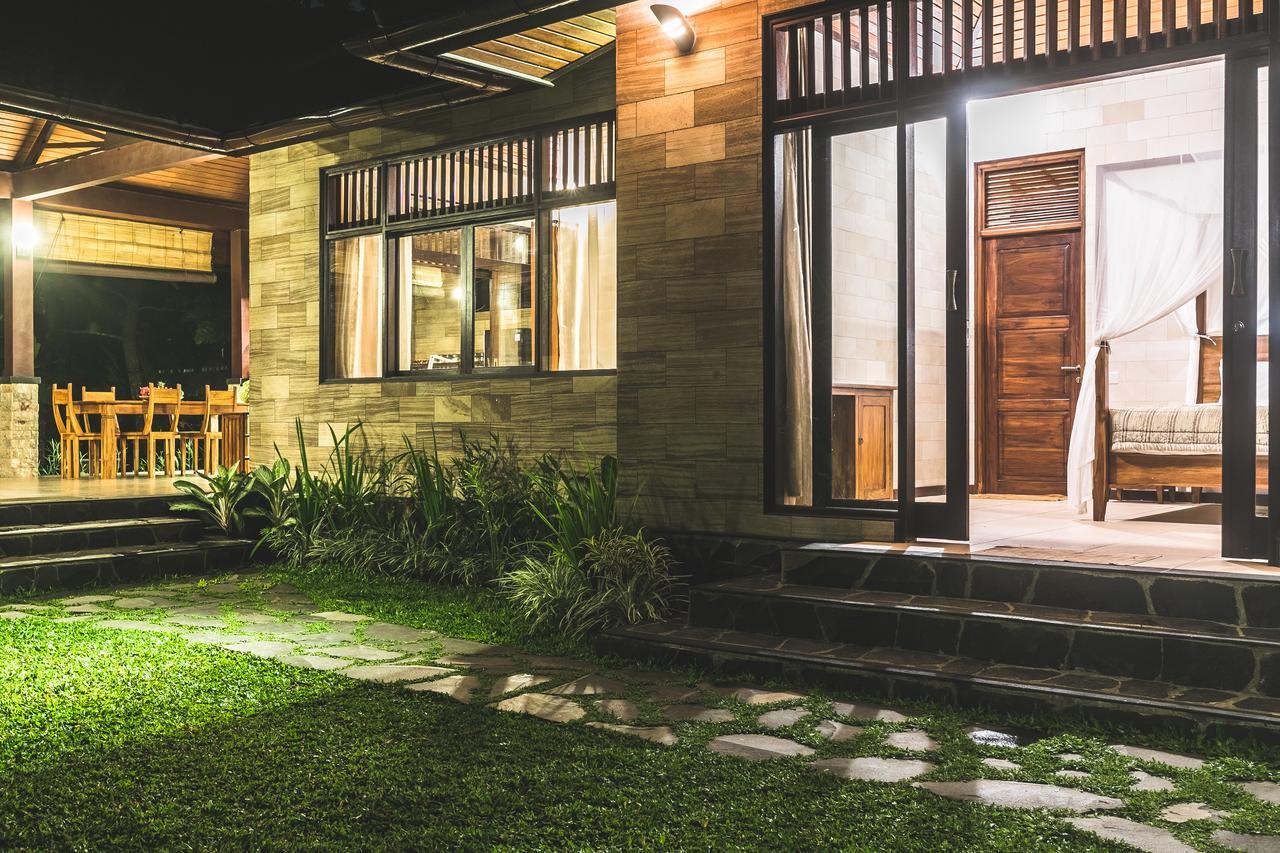 A Priori Villa Ubud エクステリア 写真