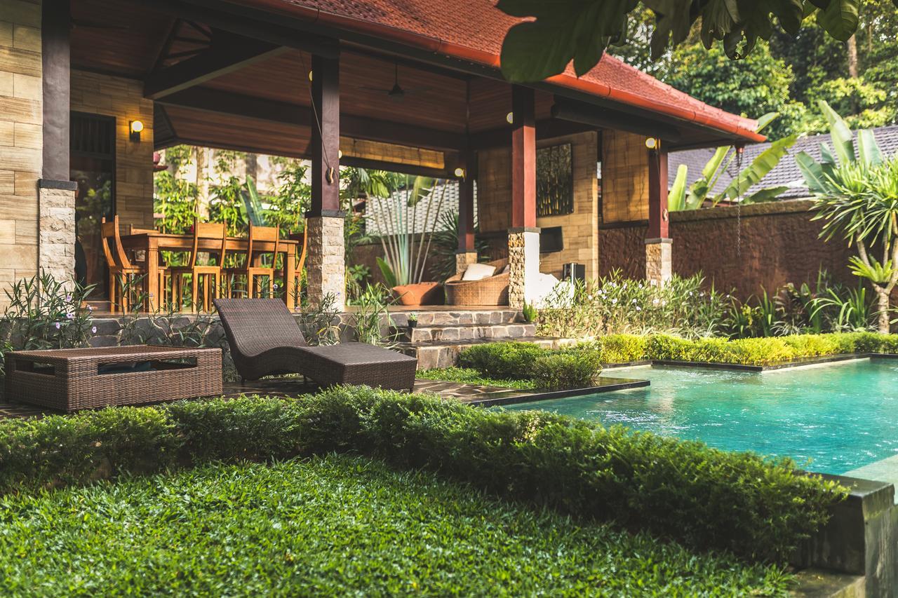 A Priori Villa Ubud エクステリア 写真